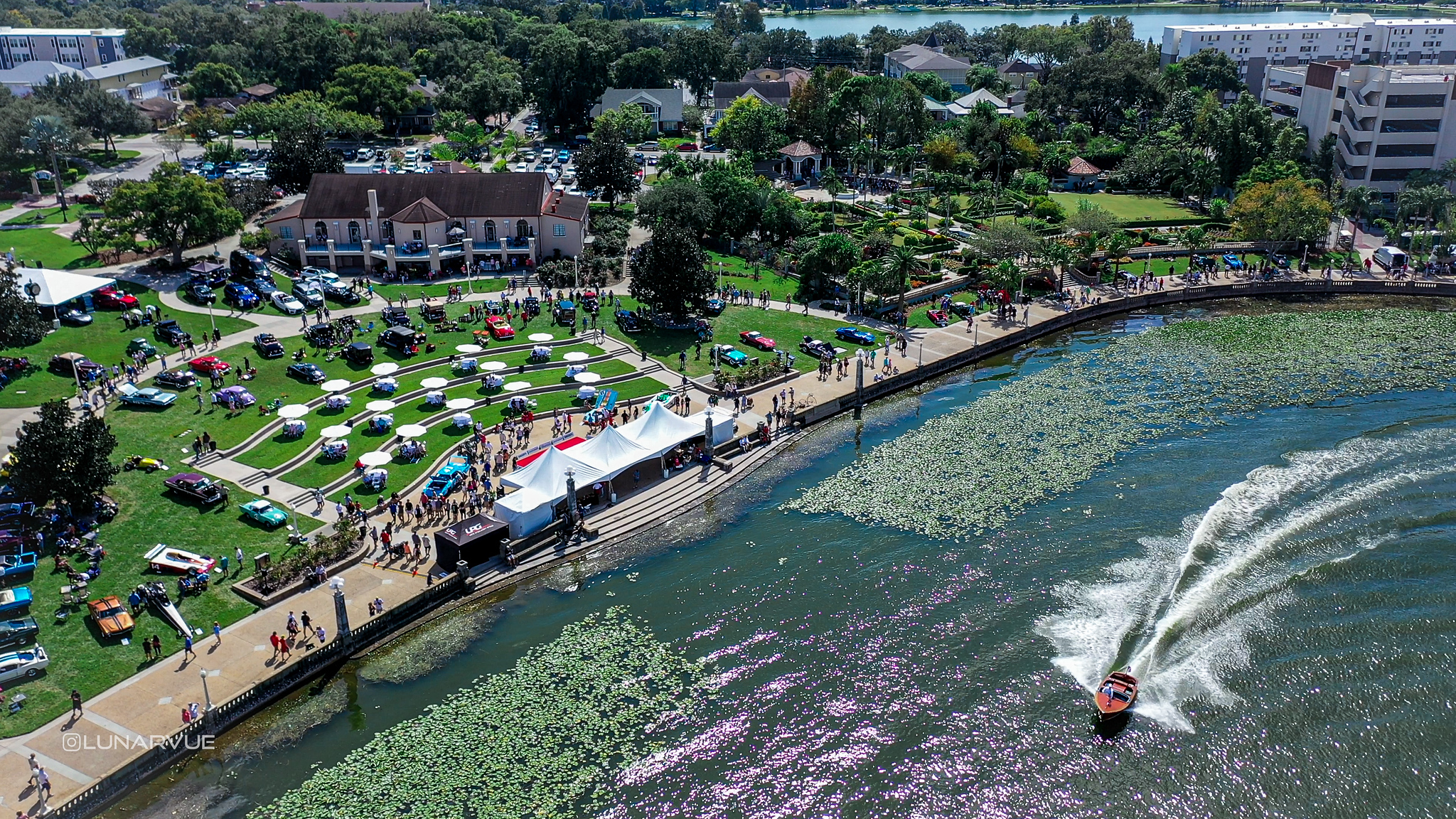The Concours on the promenade